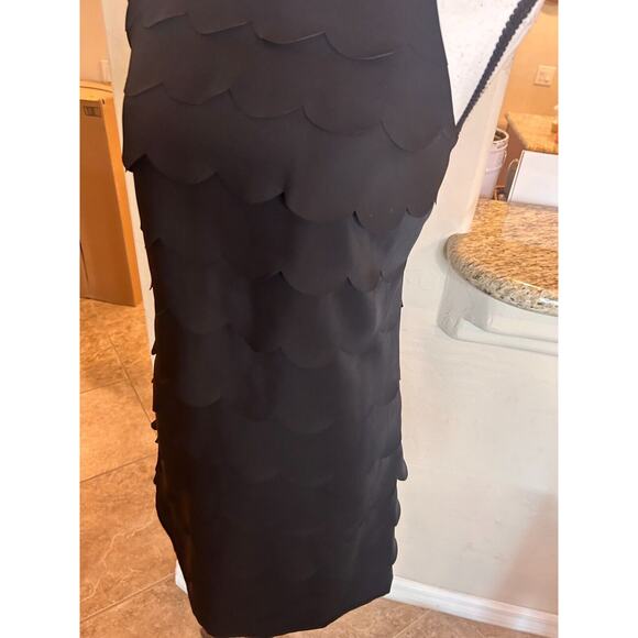 White House Black Market Black Scallop Tiered Mini A line Dress Size 00 - Picture 9 of 9